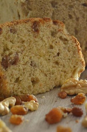 Panettone ai cereali - Noci e uvetta